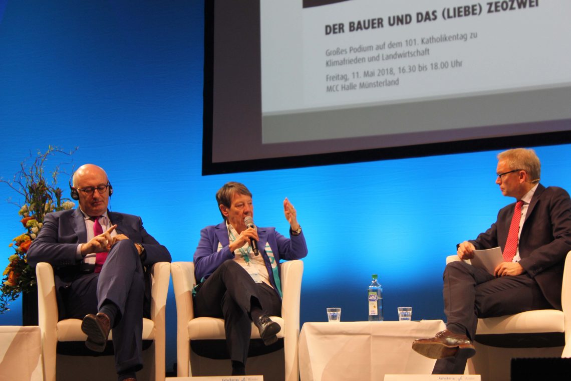 Landwirtschaft im Fokus des Klimawandels Großes Podium von KLB und KLJB auf dem Katholikentag Landwirtschaft im Fokus des Klimawandels Großes Podium von KLB und KLJB auf dem Katholikentag